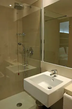 Base Hotel To Stay ノヴェンタ・ディ・ピアーヴェ 4*,