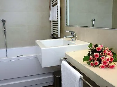 Base Hotel To Stay Noventa di Piave 4*,  Italië